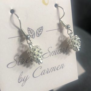 🖐️Handmade// NWT// Statement earrings 😍